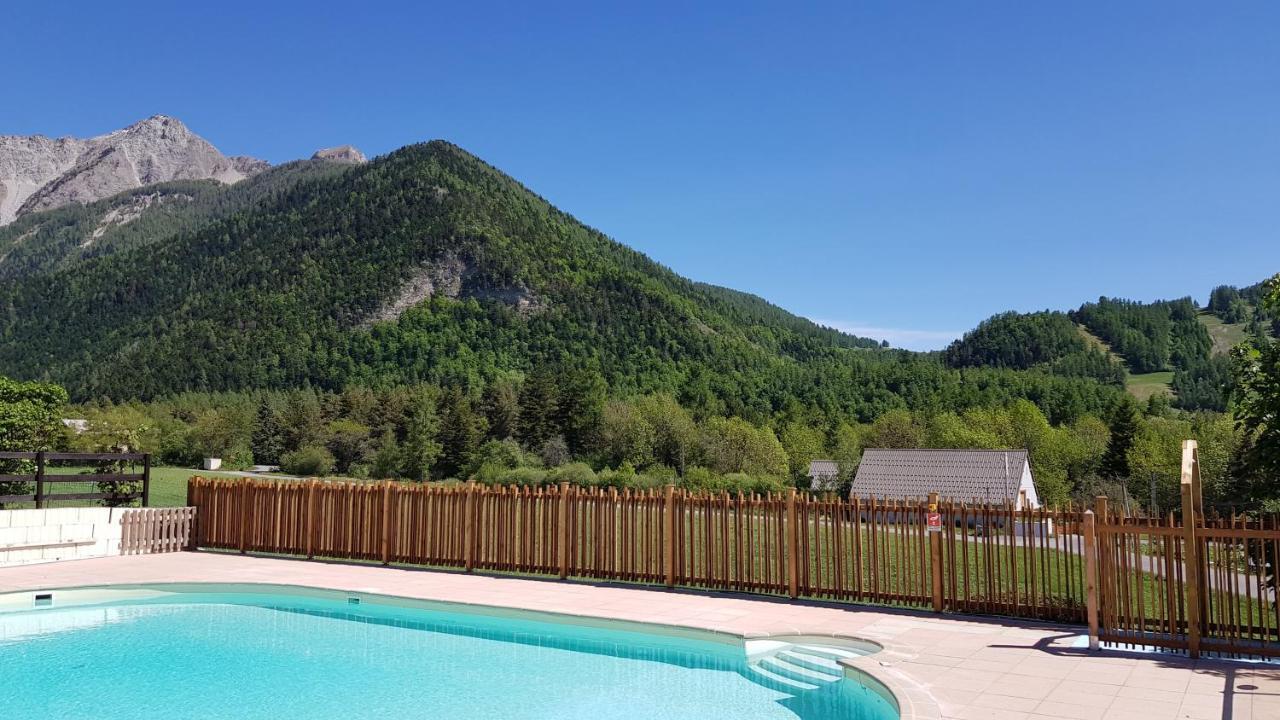 Camping Les Auches Ancelle Eksteriør billede