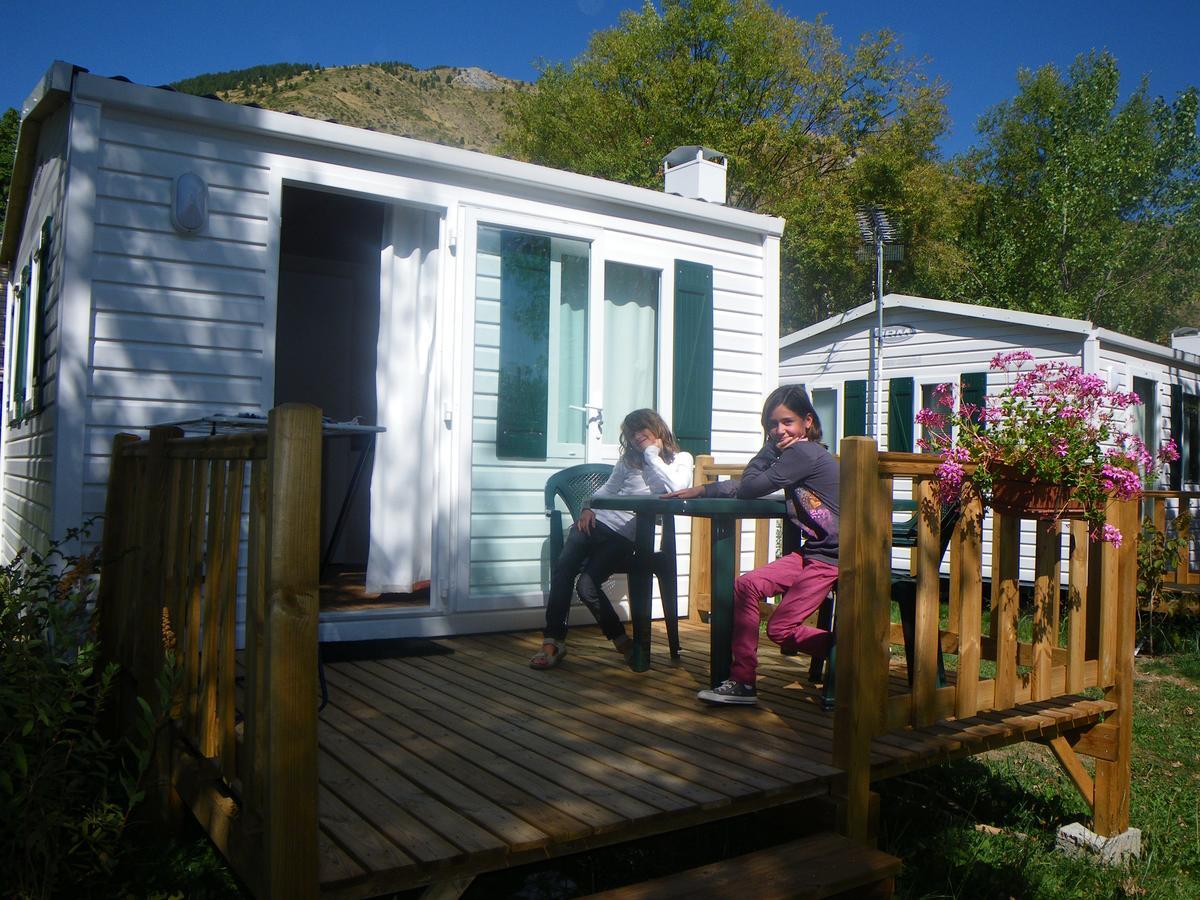 Camping Les Auches Ancelle Eksteriør billede